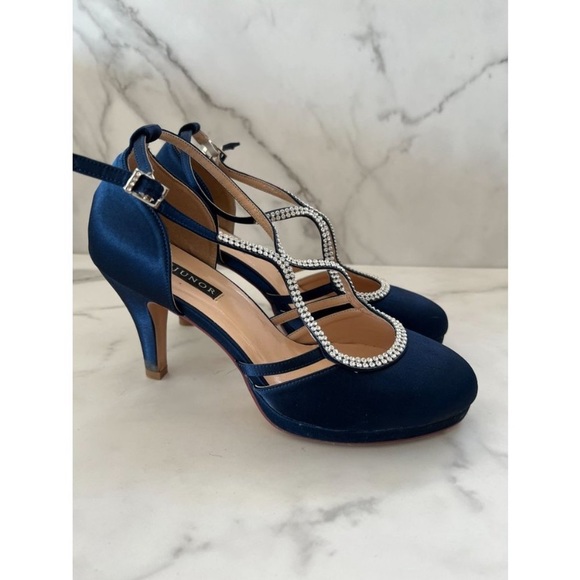HP🎉 ERIJUNIOR - NWOT Navy Satin Rhinestone Pumps - Picture 8 of 8